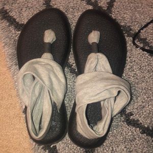SANUK YOGA STRING SANDALS